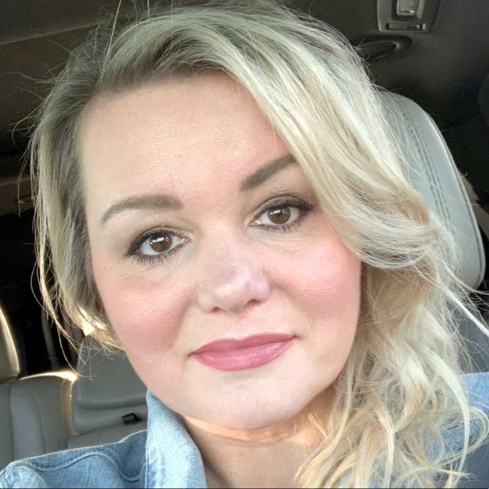 Meet your Posher, Laura